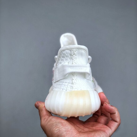 Yeezy slides US 10 Slippers - Picture 7 of 9